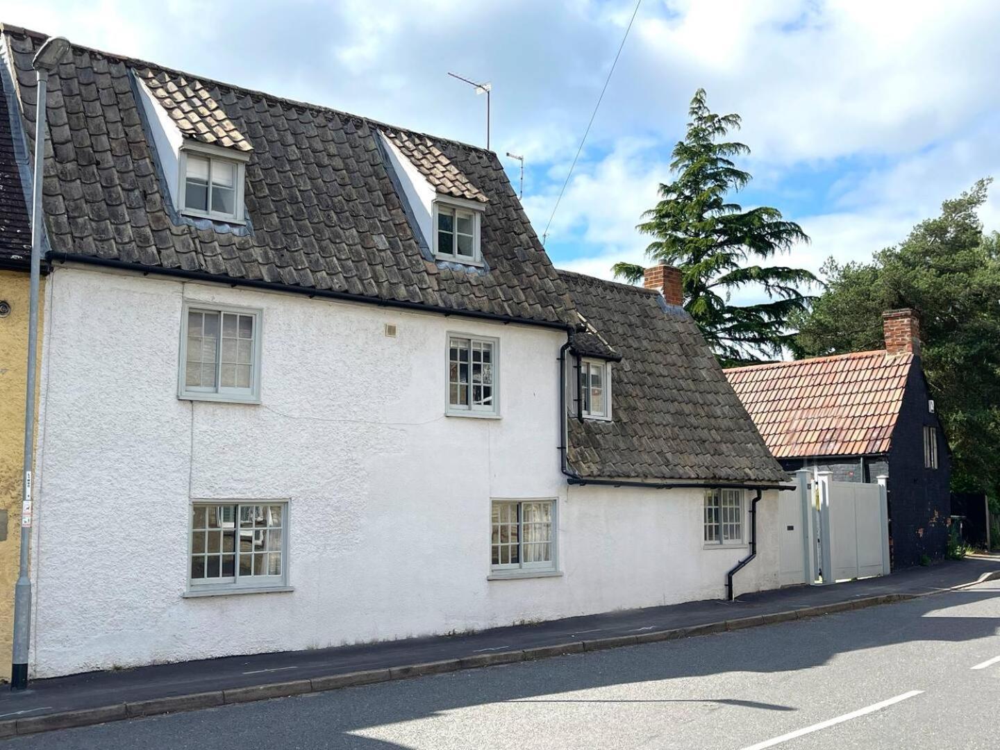 Elegant Oak Beamed House In Pretty Village Buckden  Экстерьер фото